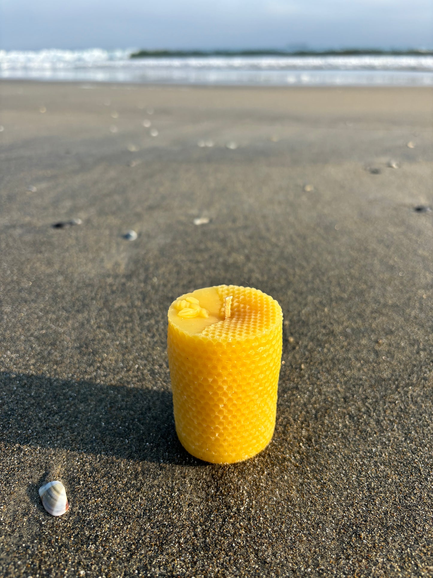Circular Honeycomb - 100% Pure Beeswax Candle